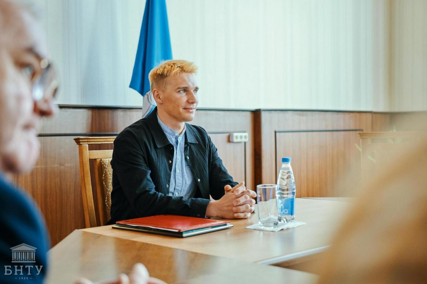 «‎Этот человек достойно представляет наш университет!»‎‎‎ В БНТУ прошла встреча с олимпийским призером Антоном Смольским